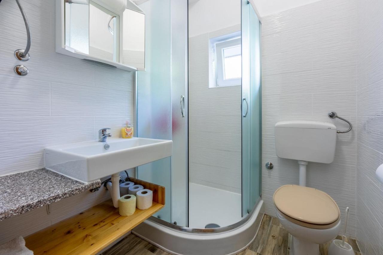 Apartments Laura 드라말리 외부 사진