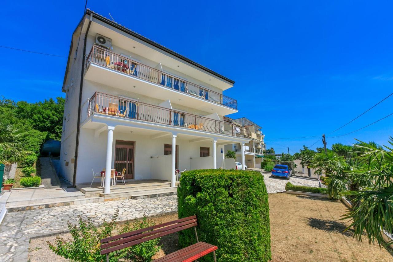 Apartments Laura 드라말리 외부 사진