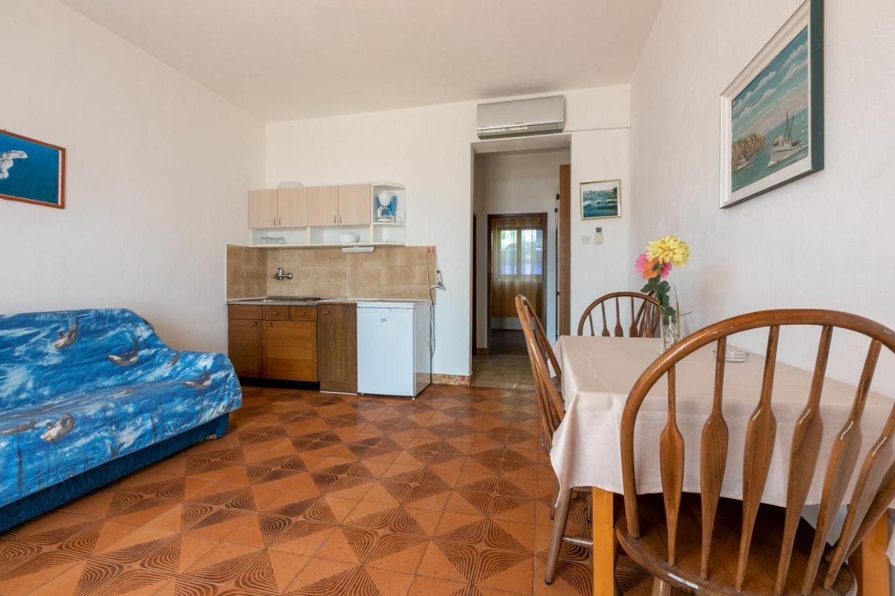 Apartments Laura 드라말리 외부 사진