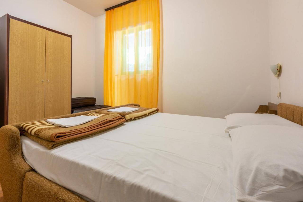 Apartments Laura 드라말리 외부 사진